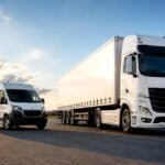 Créer une société de transport en France : Transport léger vs lourd